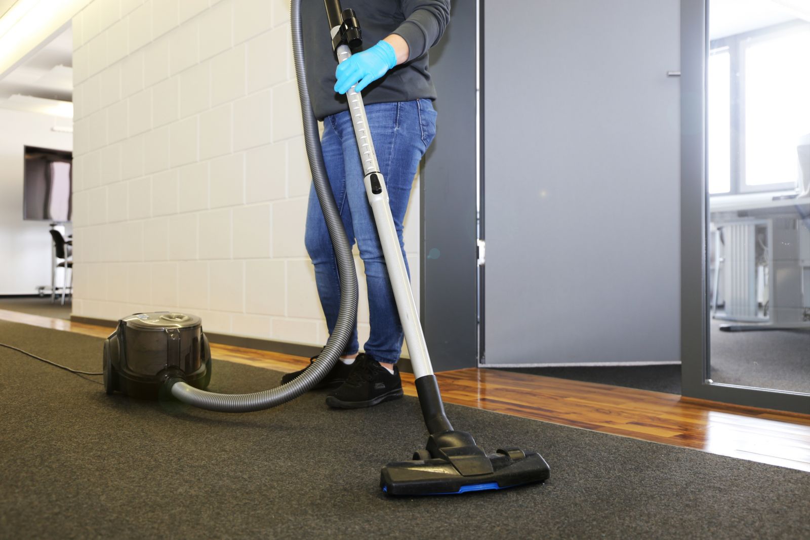 5 Benefits of Regular Commercial Carpet Cleaning